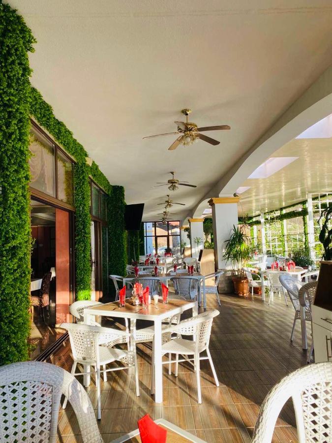 Hotel Paradise 奥格尼亚诺沃 外观 照片