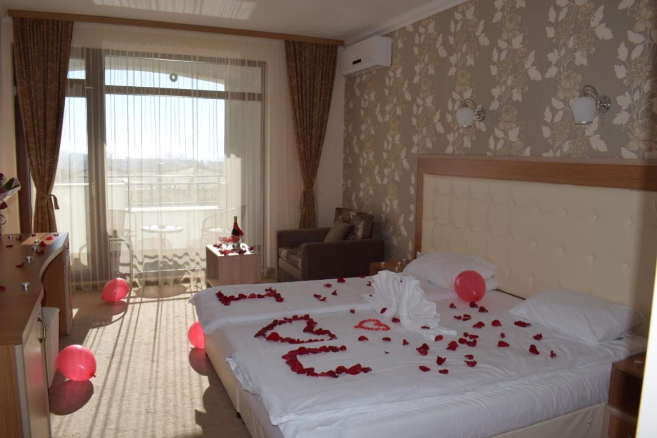 Hotel Paradise 奥格尼亚诺沃 外观 照片