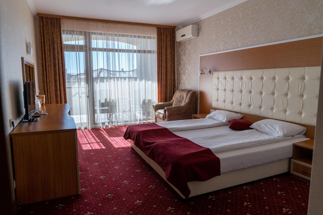 Hotel Paradise 奥格尼亚诺沃 外观 照片